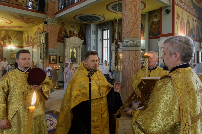 В канун праздника святых отцов шести Вселенских соборов, в Ильинском кафедральном соборе Россоши совершено всенощное бдение